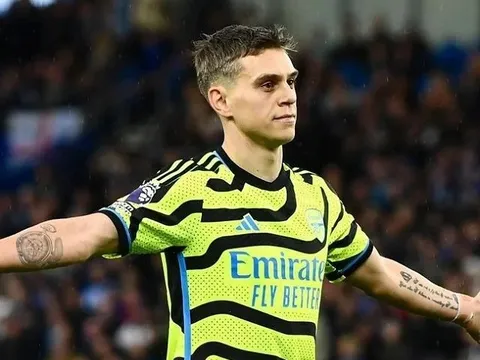 Trossard khiến CĐV Brighton đau lòng