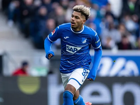 Leeds rục rịch chiêu mộ 'Neymar của Bundesliga'