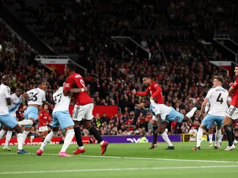 Lên công về thủ, người mà Man Utd cần đã tỏa sáng kịp lúc