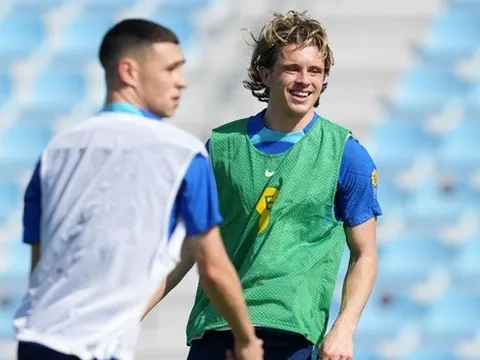 Lên tuyển Anh, Gallagher không quên nhắc đến Chelsea