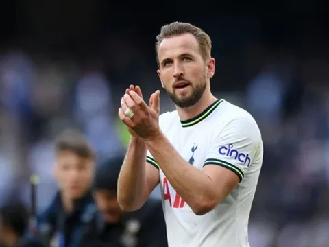 Levy tuyên bố về Kane khiến Man Utd chết lặng