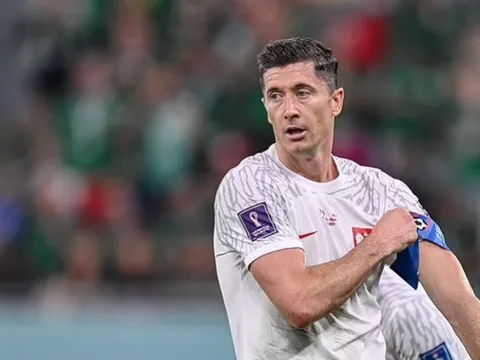 Lewandowski choáng váng với trận thua của Argentina