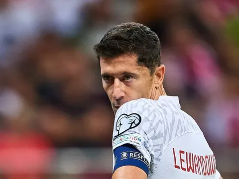 Viễn cảnh Lewandowski rời Barca tới Saudi Arabia