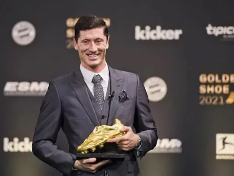 Lewandowski trả lời câu hỏi liệu bóng đá hay định mệnh có nợ 1 QBV hay không