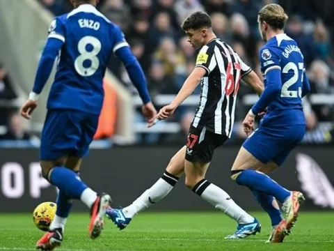 Lewis Miley - cầu thủ trẻ nhất ra mắt Newcastle là ai?
