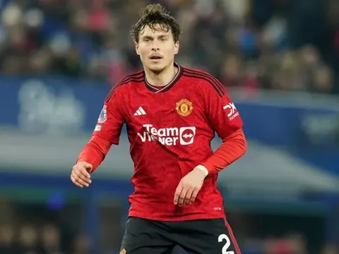 Sao Man Utd 'chê' bến đỗ Ả Rập Saudi