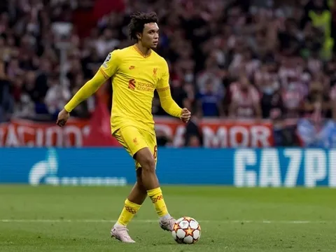 Lineker chỉ rõ ngôi sao Liverpool có thể trở thành Pirlo