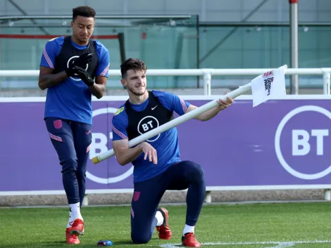 Lingard, Rice sắm vai nhạc công trong buổi tập của ĐT Anh