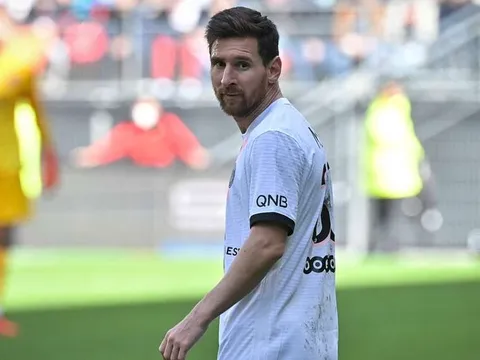Messi thua trận đầu tiên trong màu áo PSG