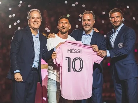 Lionel Messi ra mắt hoành tráng màu áo mới Inter Miami