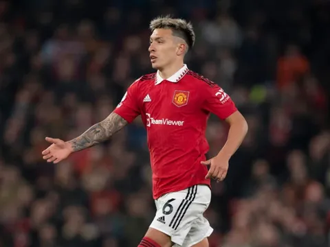 Lisandro Martinez gửi thông điệp đến Man United