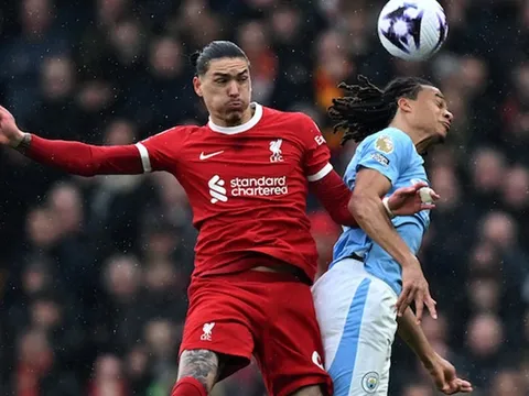 Bản lĩnh nhà vua giúp Man City đứng vững tại Anfield