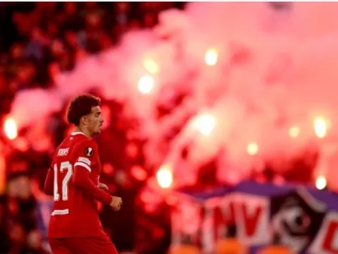 Liverpool bất khả chiến bại tại Anfield