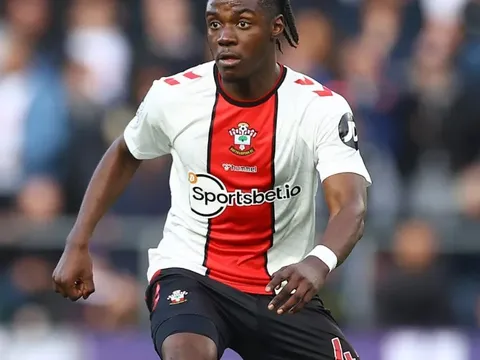 Liverpool cạnh tranh chiêu mộ mục tiêu Arsenal