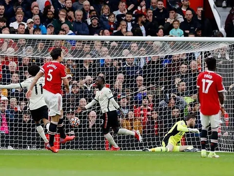 Liverpool đã đưa Man Utd vào bẫy như thế nào?