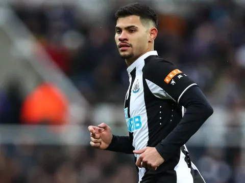 Liverpool “đại chiến” với Chelsea vì trụ cột Newcastle