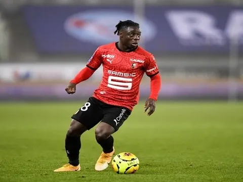 Liverpool gặp 2 chướng ngại lớn trên TTCN