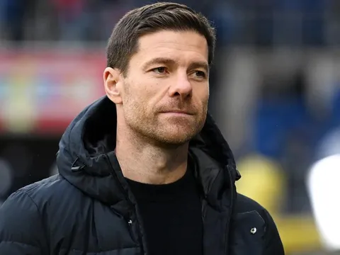 Liverpool gặp đối trọng lớn trong vụ Alonso
