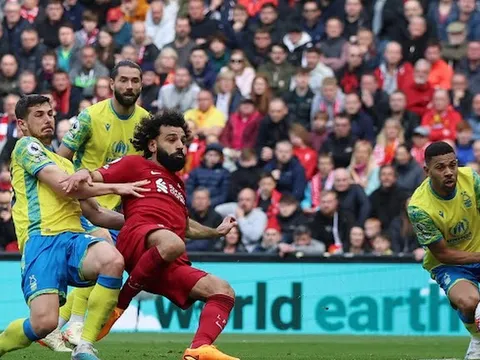 Liverpool phả hơi nóng lên top 4 trong trận cầu có 5 bàn