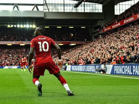 Liverpool và nhiệm vụ khỏa lấp bốn số áo mang tính biểu tượng