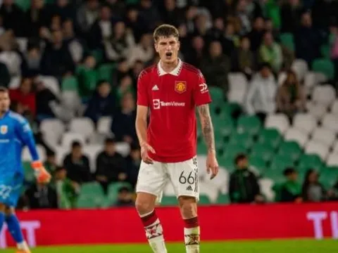 XONG! Man Utd chính thức chia tay hậu vệ người Anh