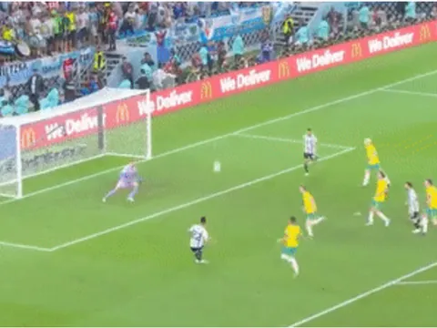 Phản ứng của Messi khi Lautaro phung phí cơ hội