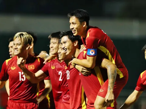 Lộ diện cái tên thay thế thầy Park; ĐT Việt Nam đắt giá nhất AFF Cup