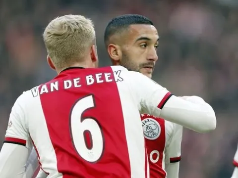 Lời khuyên của Hakim Ziyech cho Van de Beek