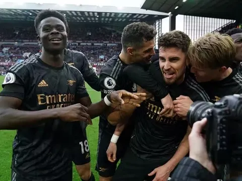 Lội ngược dòng, Arsenal tìm thấy 'ông chủ' tuyến giữa mới