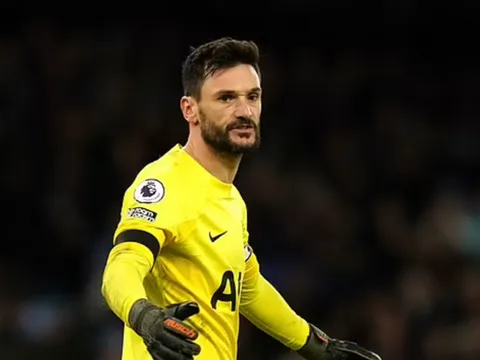 Gary Neville chê bai sao Tottenham ở trận thua Man City