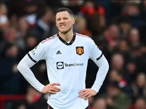 Louis Saha thúc giục Ten Hag loại bỏ 1 ngôi sao