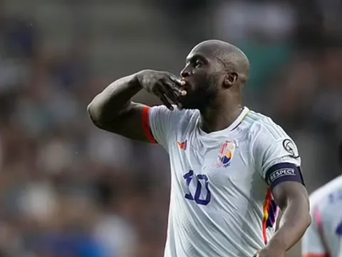 Lukaku lập cú đúp, Bỉ hủy diệt đối thủ