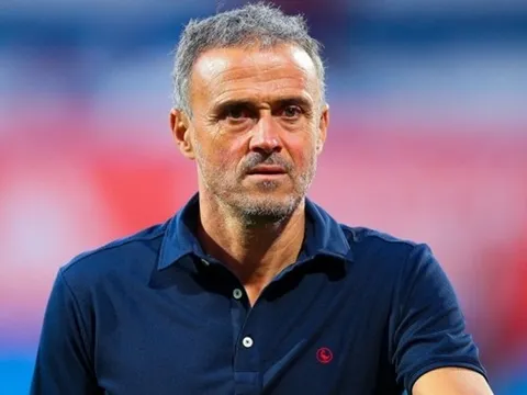 Ludovic Giuly nhận định khách quan về Luis Enrique và Xavi