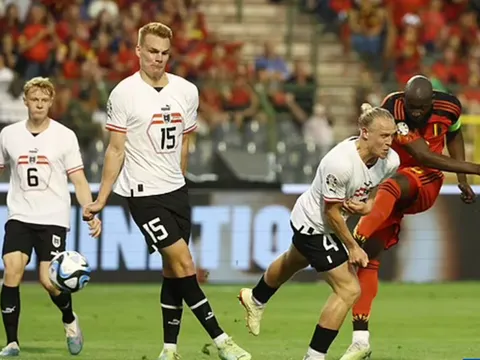 Lukaku nổ súng, Bỉ bị cầm chân trên sân nhà