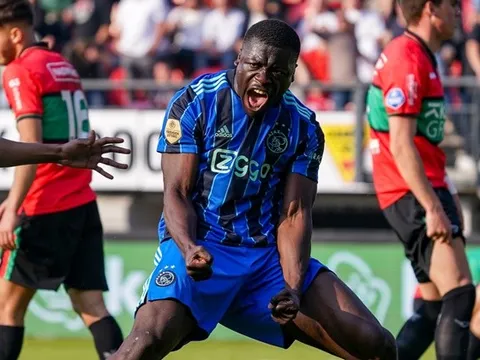 "Cậu ấy rất muốn chuyển đến Old Trafford và tái hợp với Ten Hag"