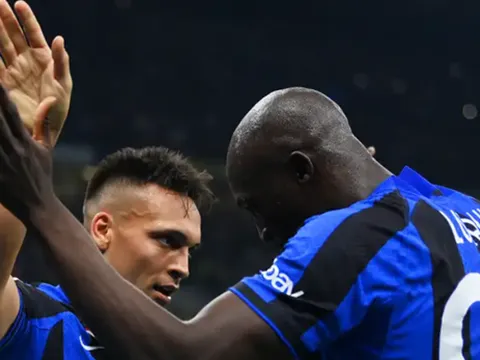 "Tôi không thấy điều đó với bộ ba tiền đạo của M.U"