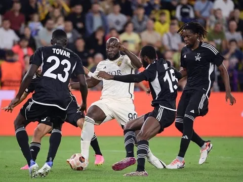 Lukaku hóa Messi, giúp Roma đả bại Sheriff