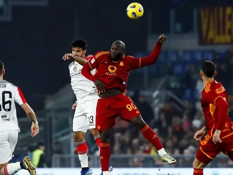Lukaku và Dybala giúp Roma thắng ngược