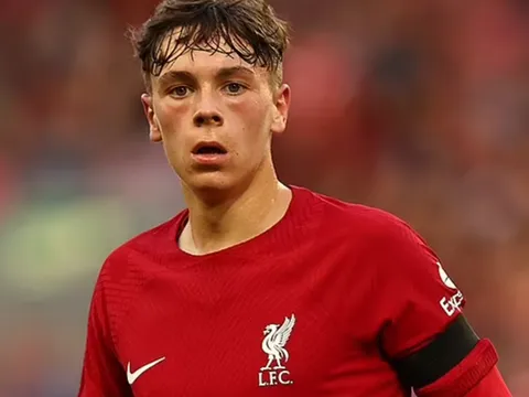 Xabi Alonso tăm tia 'báu vật' Liverpool
