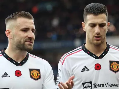 Thua thảm Villa, Man Utd còn gặp thêm tổn thất lớn