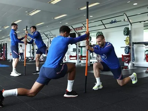 Luke Shaw khen ngợi mục tiêu của M.U: "Cậu ấy thật không thể tin được"