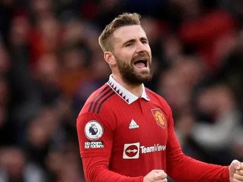 Luke Shaw nói lời thách thức Chelsea