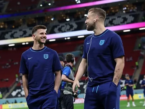 Phản ứng của Luke Shaw khi Mason Mount đến M.U