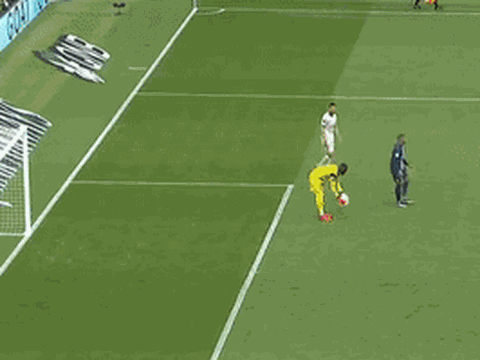 Lý do bàn thắng của Mbappe được công nhận, Ronaldo thì không