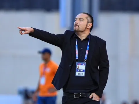 Lý do HLV Popov trượt đề cử HLV xuất sắc nhất V-League 2023