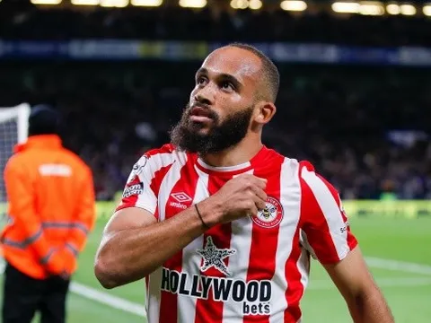 Brentford 3 - 0 Burnley: Bầy ong có chiến thắng đầu tiên trên sân nhà