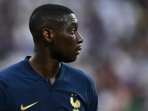 Kolo Muani bỏ tập, bom tấn cuối hè sắp nổ?