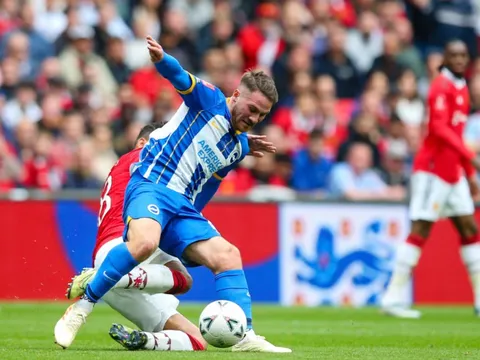 Mac Allister và M.U khiến Brighton rối loạn