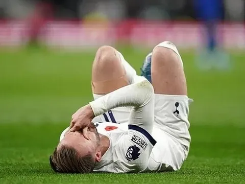 Tottenham tan hoang khi vắng nhạc trưởng
