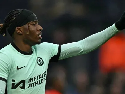Madueke khiến Sterling và Mudryk run rẩy